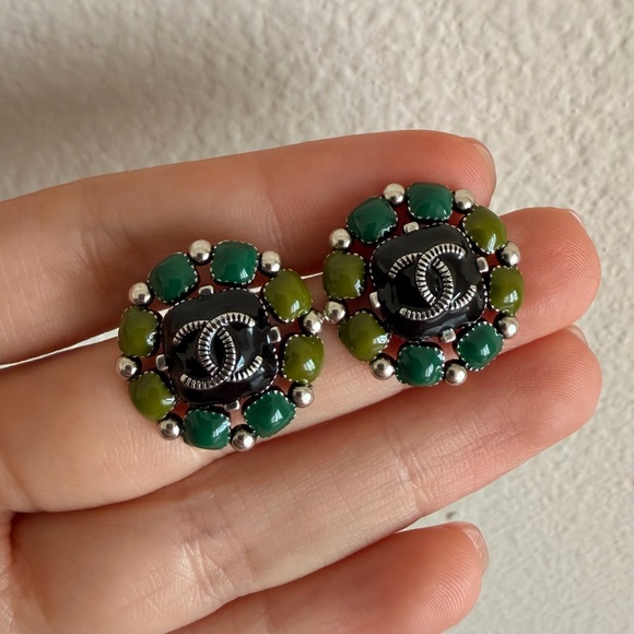 💚Chanel CC Enamel Floral Stud Earrings☘️ - Picture 7 of 13